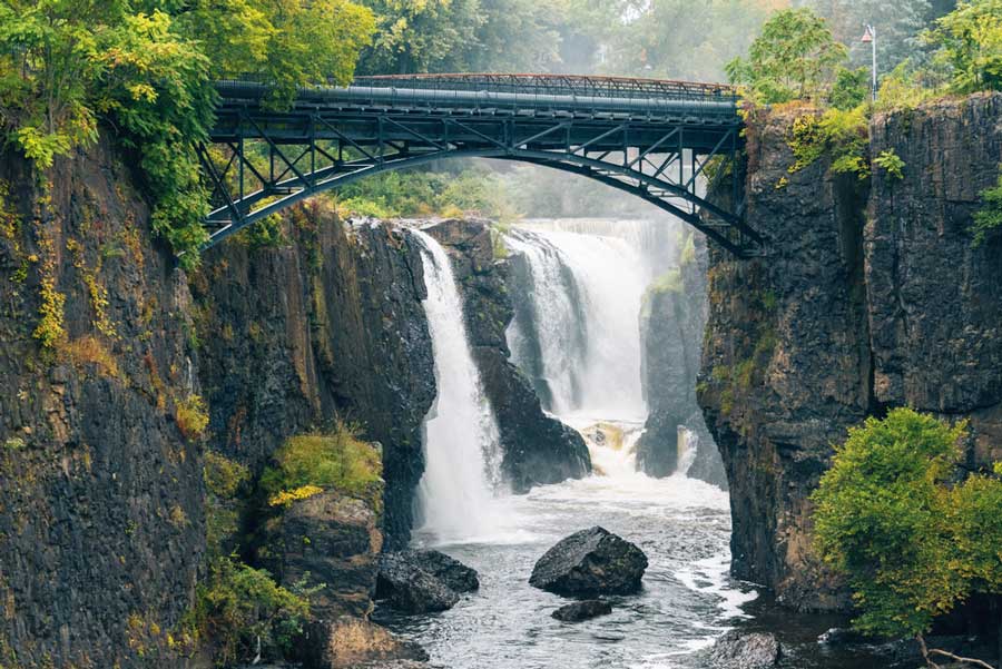 Scenic view of a waterfall in Paterson Great Falls National Park